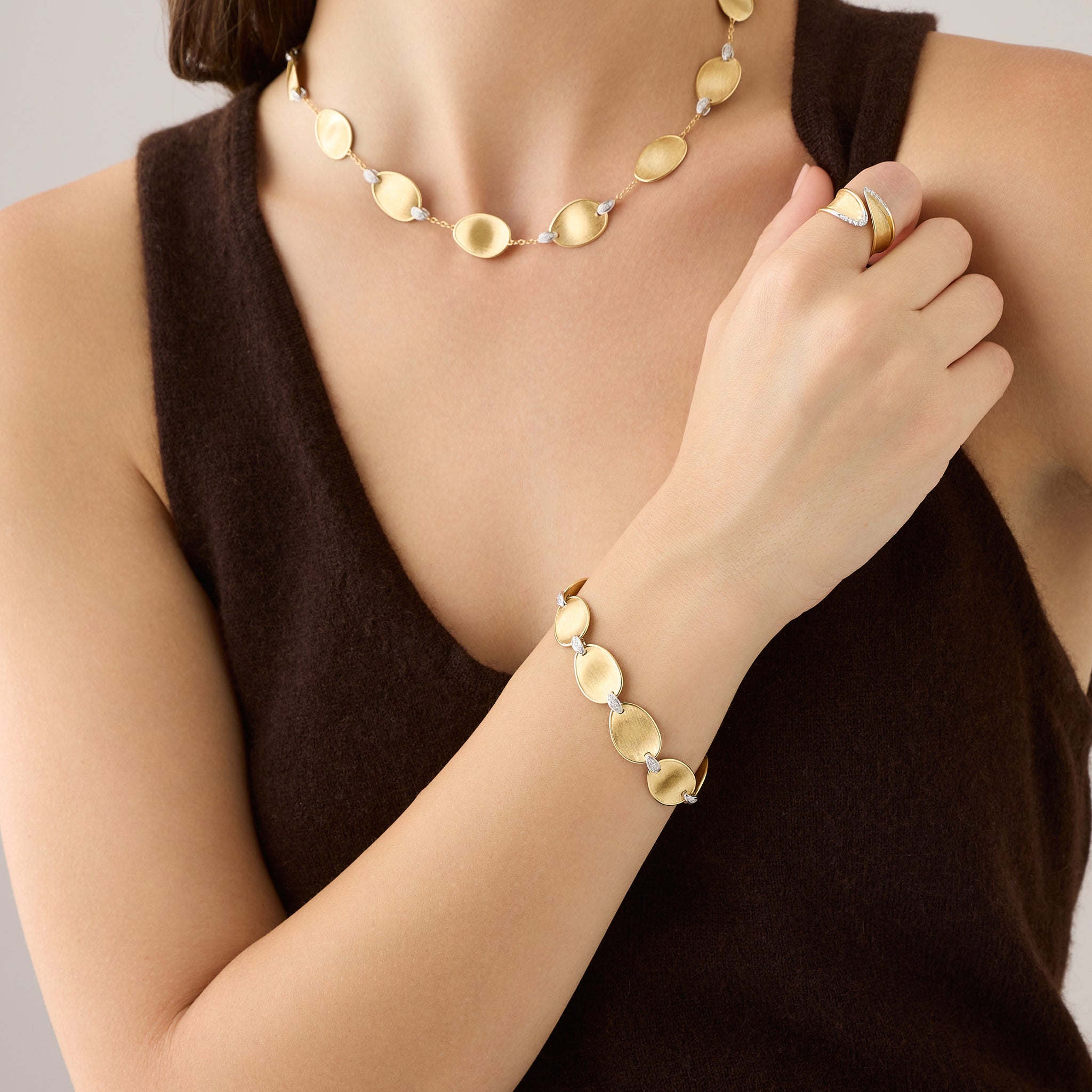 18kt yellow gold leaf bracelet with diamond accents – Marco Bicego
