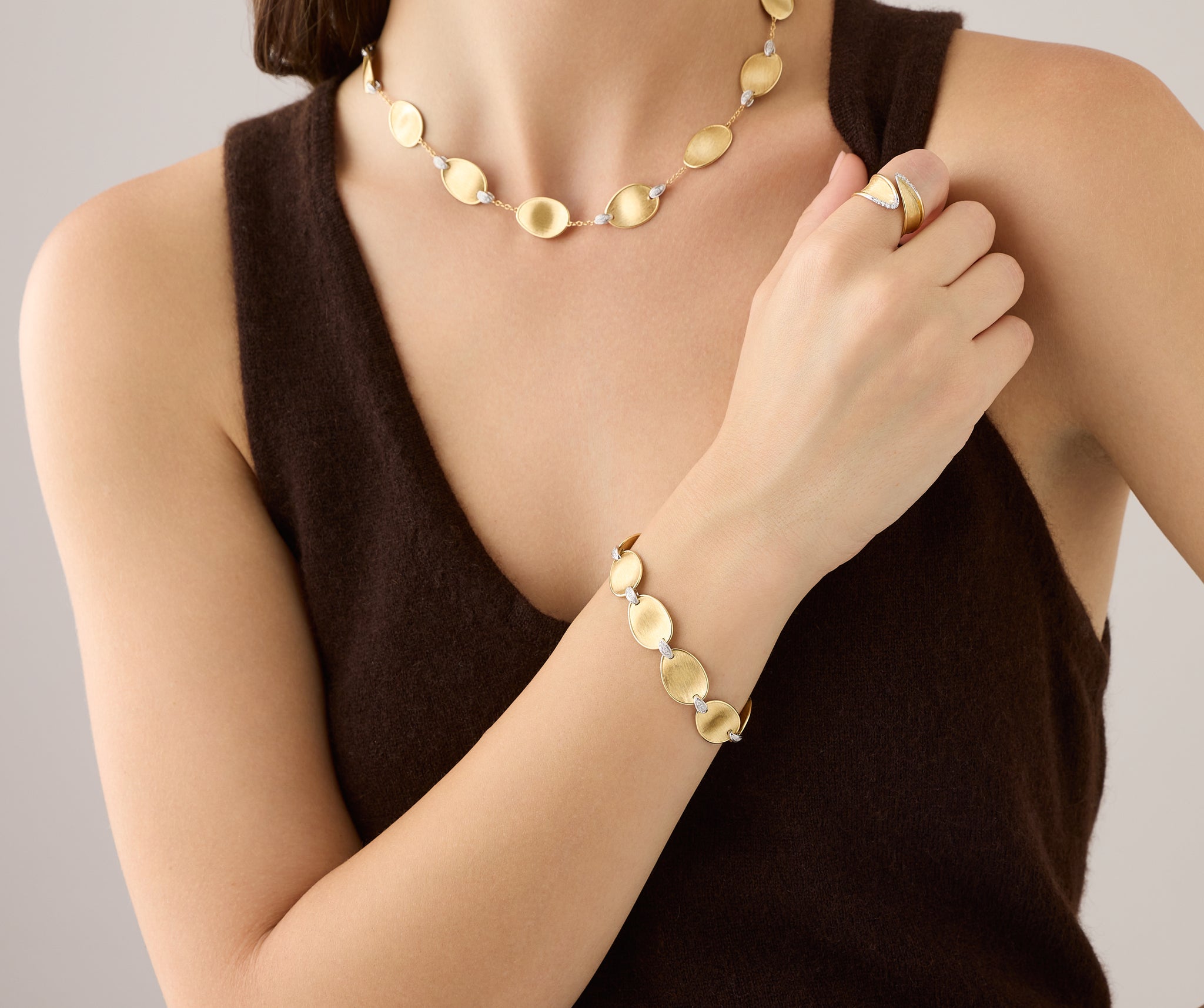 18kt yellow gold leaf bracelet with diamond accents – Marco Bicego