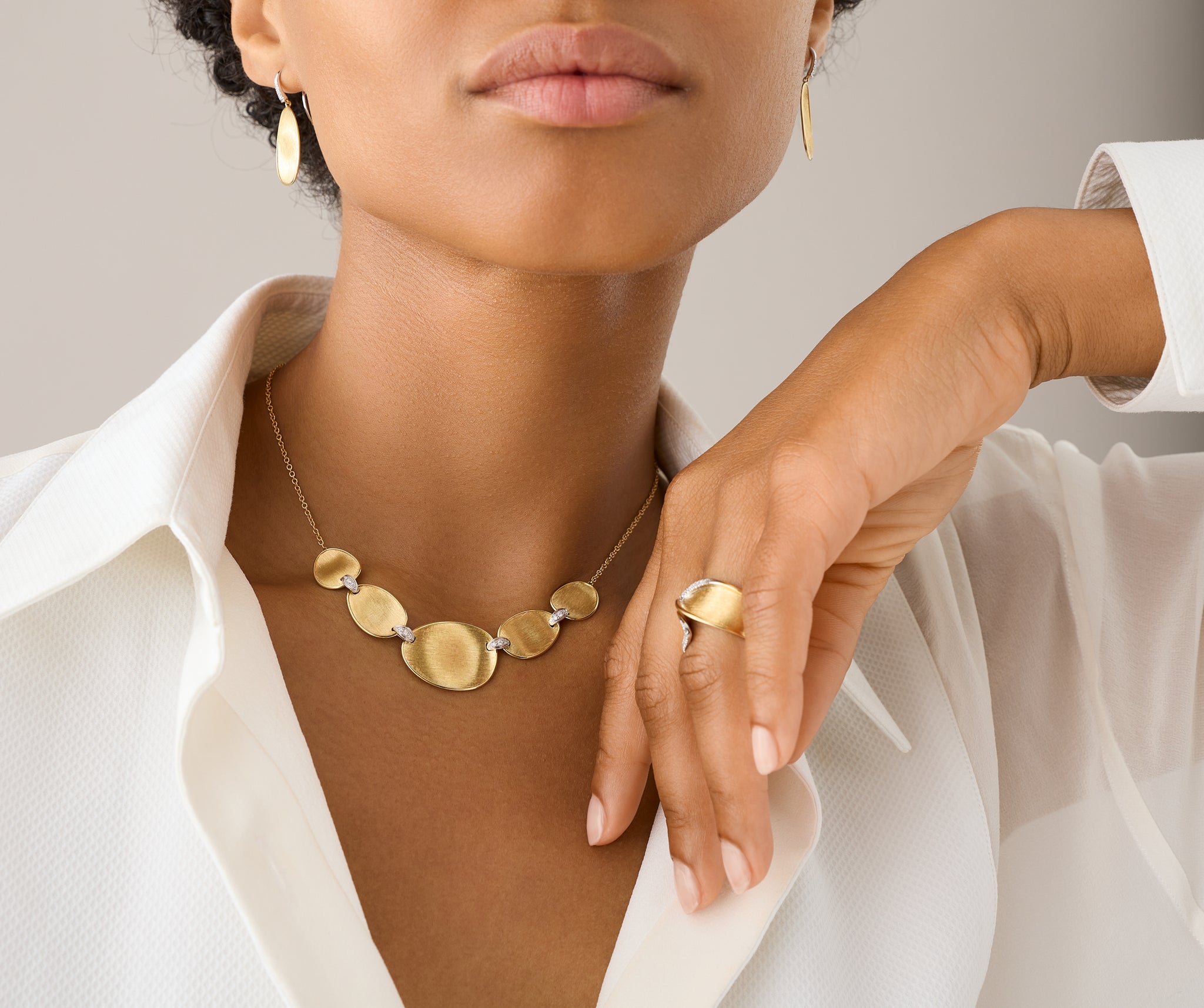 Lunaria Collection. 18kt Gold and Mother of Pearl - Marco Bicego