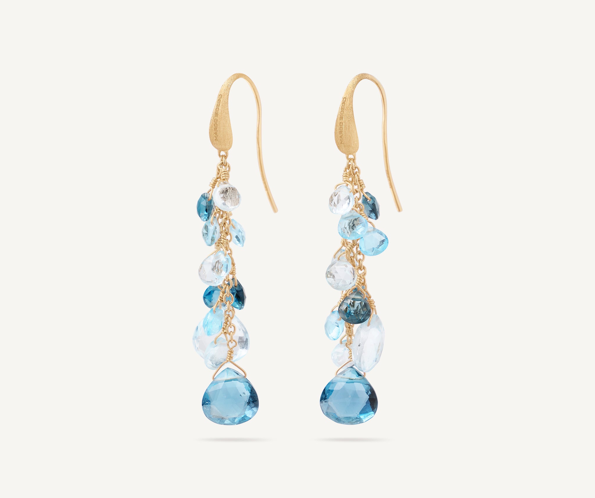 Orecchino a lobo con topazio azzurro, modello piccolo – Marco Bicego Orecchino a lobo con topazio azzurro, modello piccolo – Marco Bicego